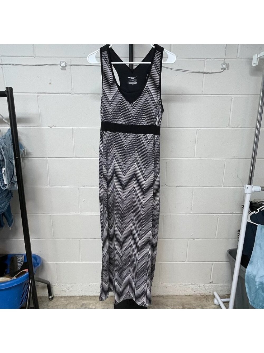 Tek Gear DryTek Women's Geometric Chevron Maxi Dress Size L Black White Active